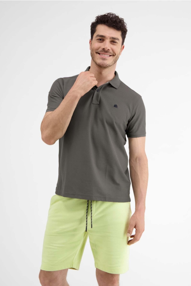 Lerros groene heren polo | Model vooraanzicht