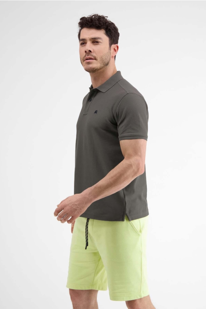 Lerros groene heren polo | Model zijaanzicht