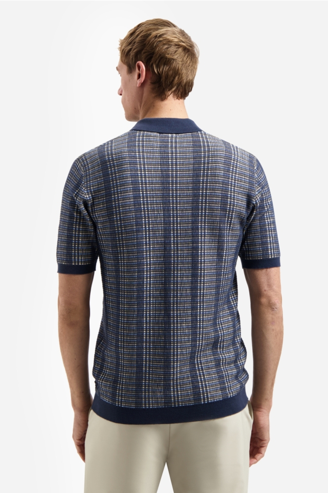 NO-EXCESS blauwe heren polo | Model achteraanzicht