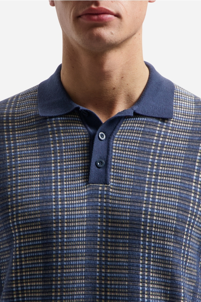 NO-EXCESS blauwe heren polo | Close up