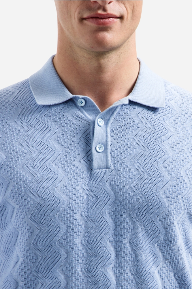 NO-EXCESS blauwe heren polo | Close up