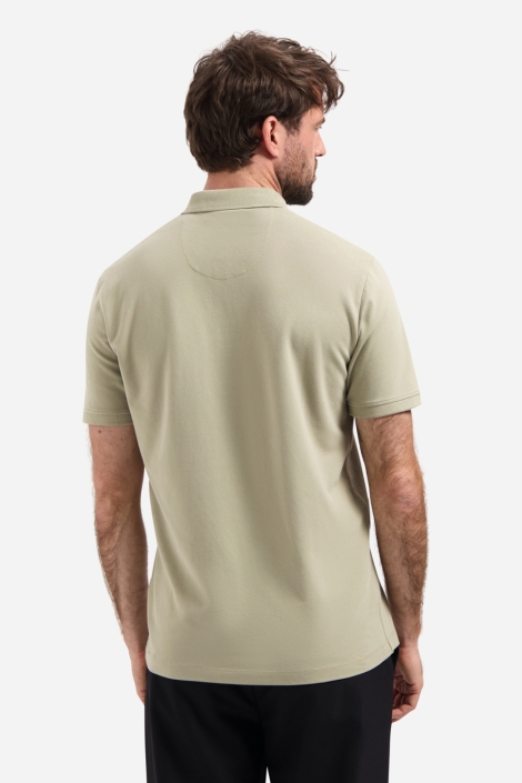 NO-EXCESS taupe heren polo | Model achteraanzicht
