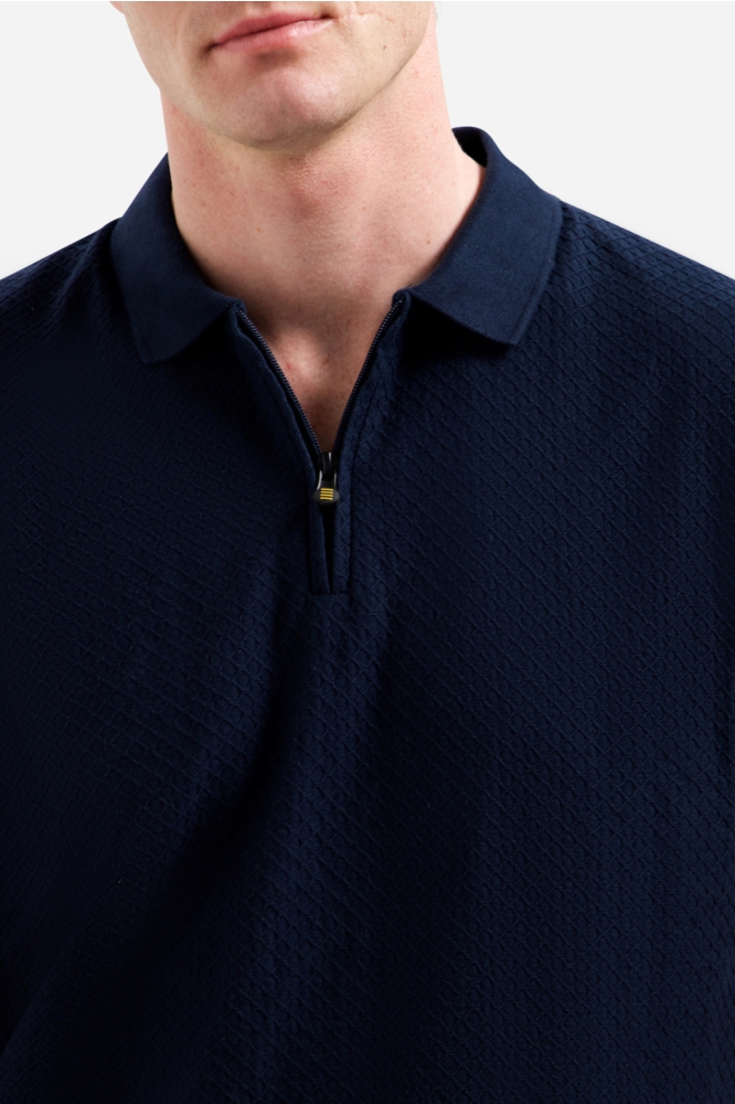 NO-EXCESS blauwe heren polo | Close up