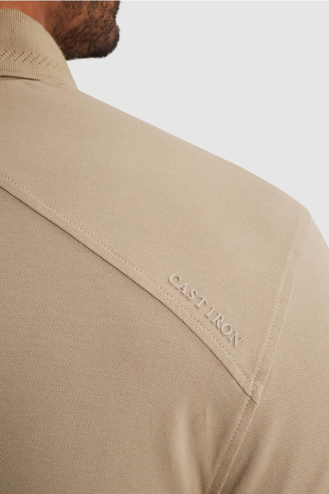Cast Iron zand heren polo | Close up