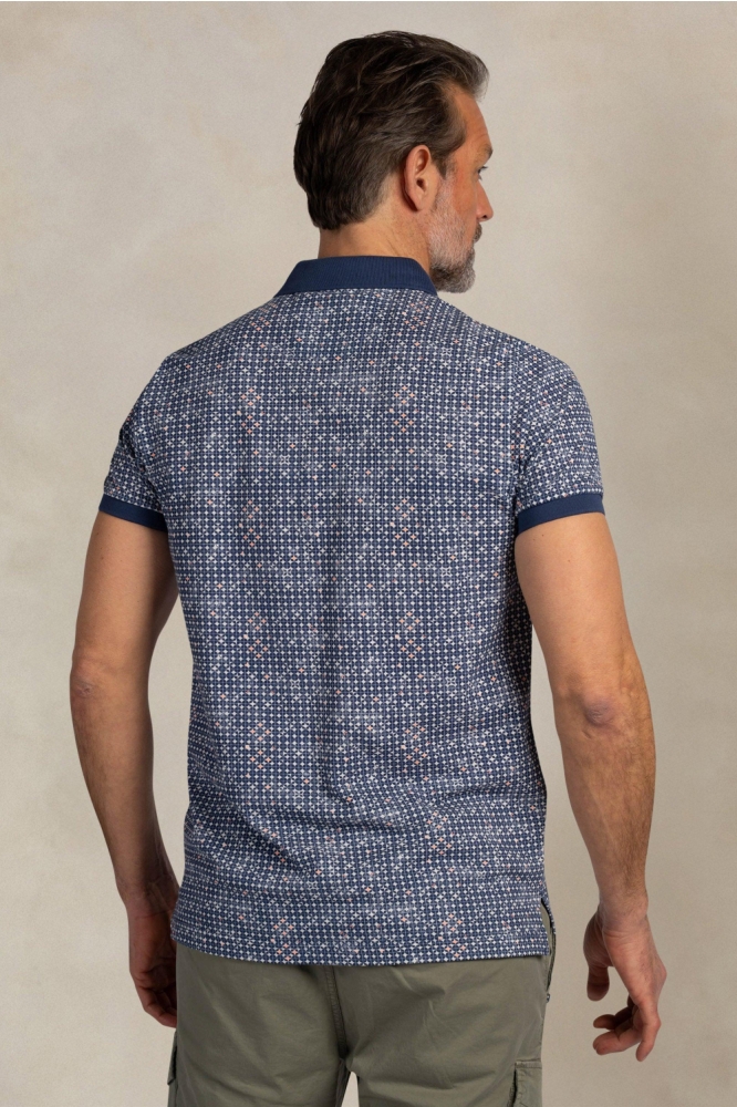 NZA blauwe heren polo | Model achteraanzicht