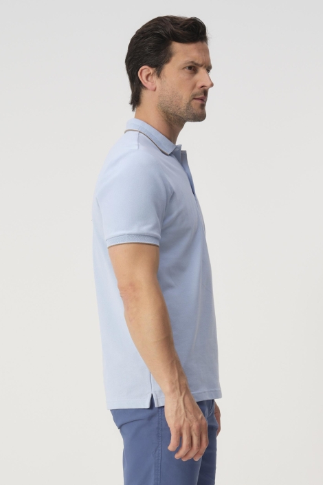 Campbell blauwe heren polo | Model zijaanzicht