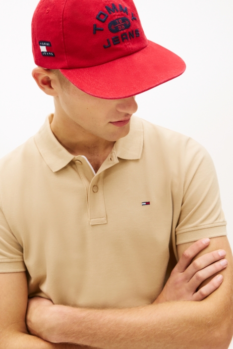 Tommy Jeans taupe heren polo | Close up