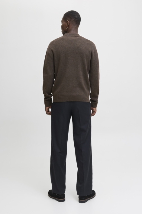 Jack & Jones bruine heren trui | Model