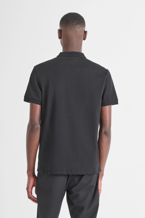 Antony Morato zwarte heren polo | Model achteraanzicht