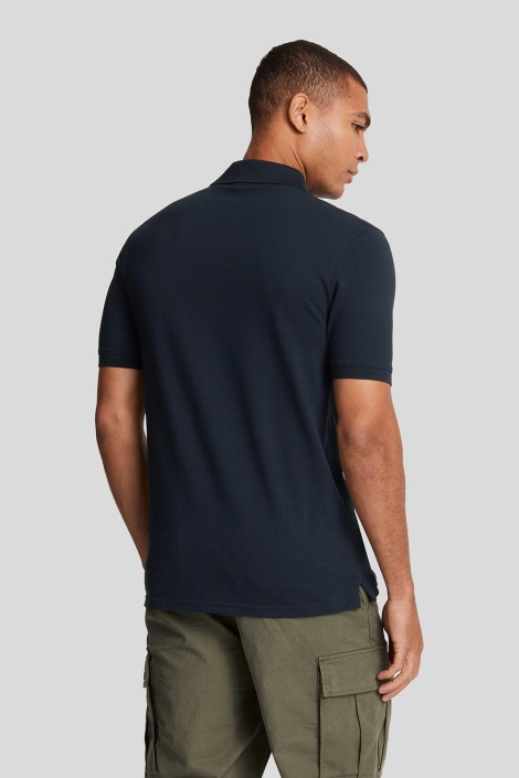 Lyle & Scott blauwe heren polo | Model achteraanzicht