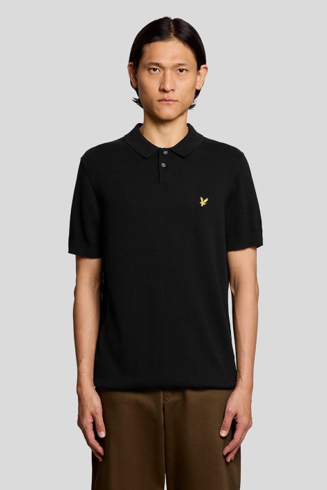 Lyle & Scott zwarte heren polo | Model vooraanzicht