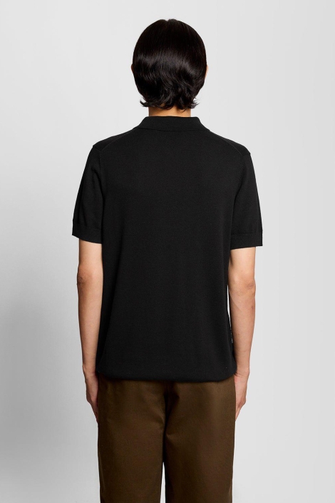 Lyle & Scott zwarte heren polo | Model achteraanzicht