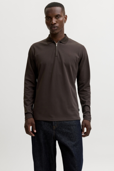 Jack & Jones bruine heren polo | Model vooraanzicht
