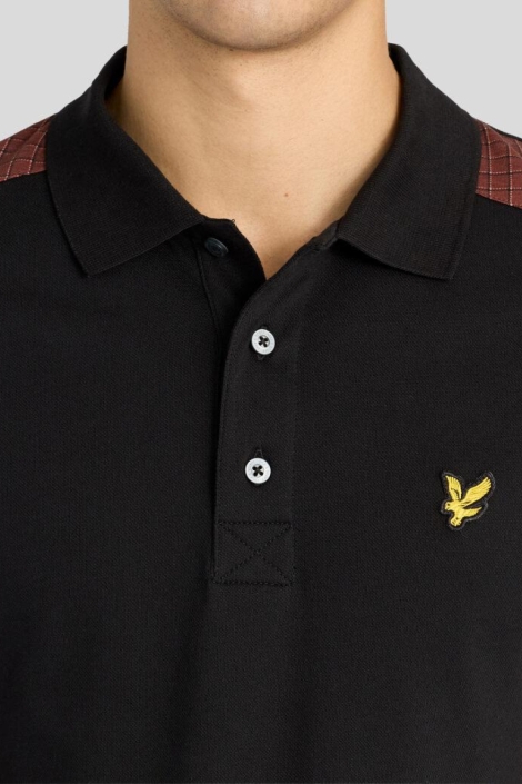 Lyle & Scott zwarte heren polo | Close up