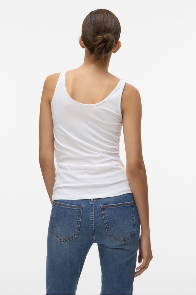 Vero Moda witte dames top | Model achteraanzicht