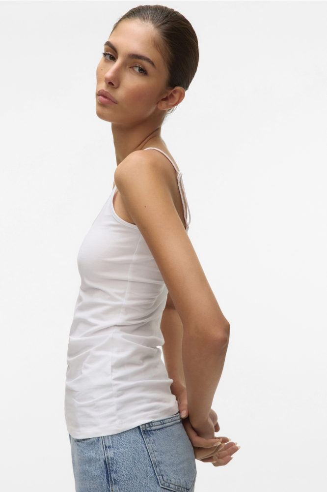 Vero Moda witte dames top | Model zijaanzicht