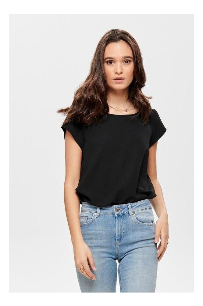 Only zwarte dames t-shirt | Model vooraanzicht