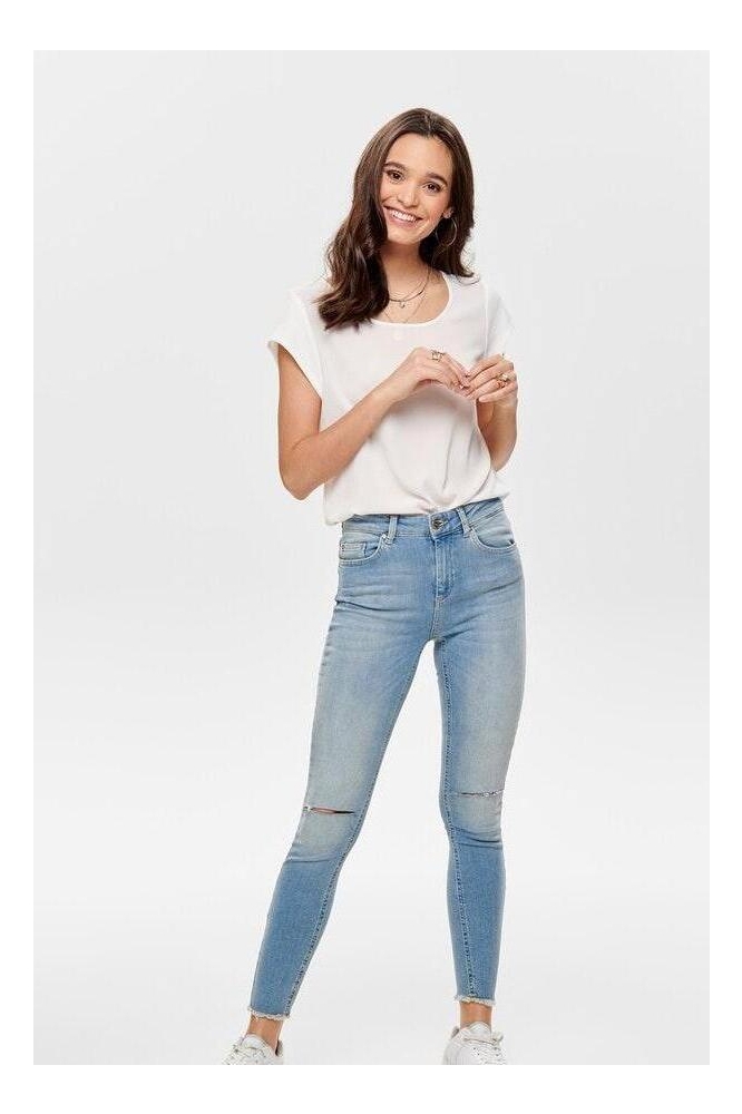 Only witte dames t-shirt | Model vooraanzicht