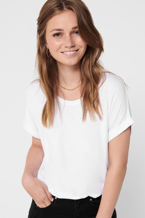 Only witte dames t-shirt | Model vooraanzicht