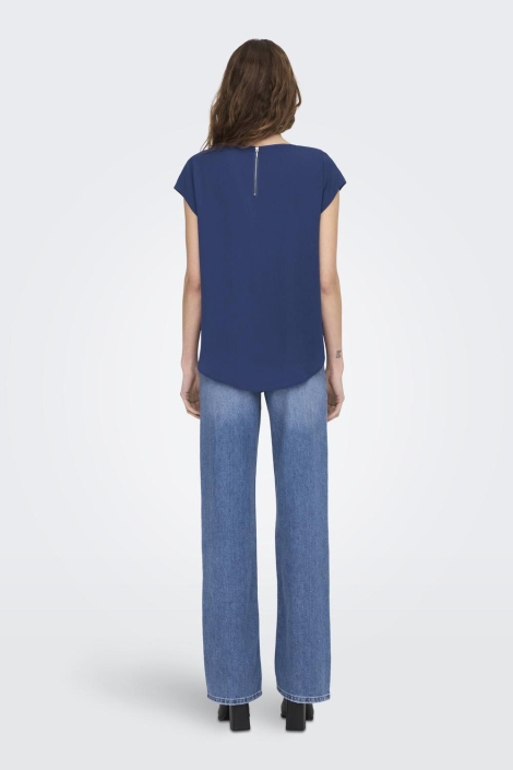 Only blauwe dames t-shirt | Model achteraanzicht