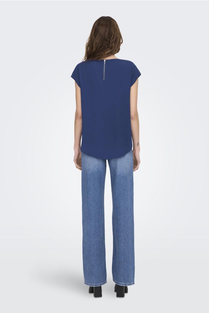 Only blauwe dames t-shirt | Model achteraanzicht