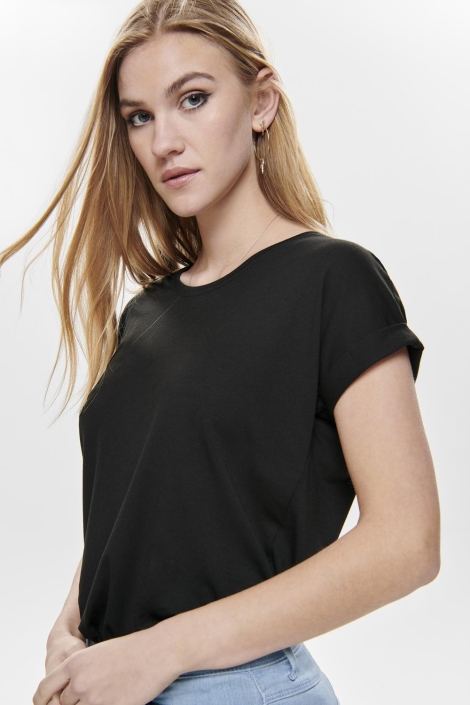 Only zwarte dames t-shirt | Model zijaanzicht