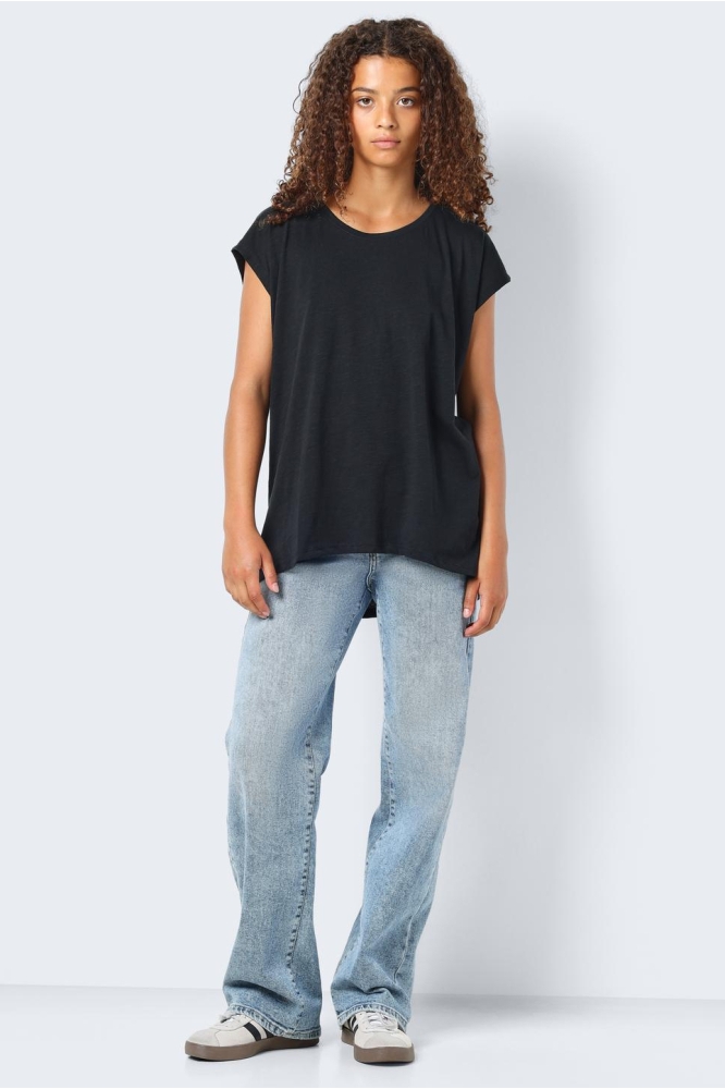 Noisy may zwarte dames t-shirt | Model