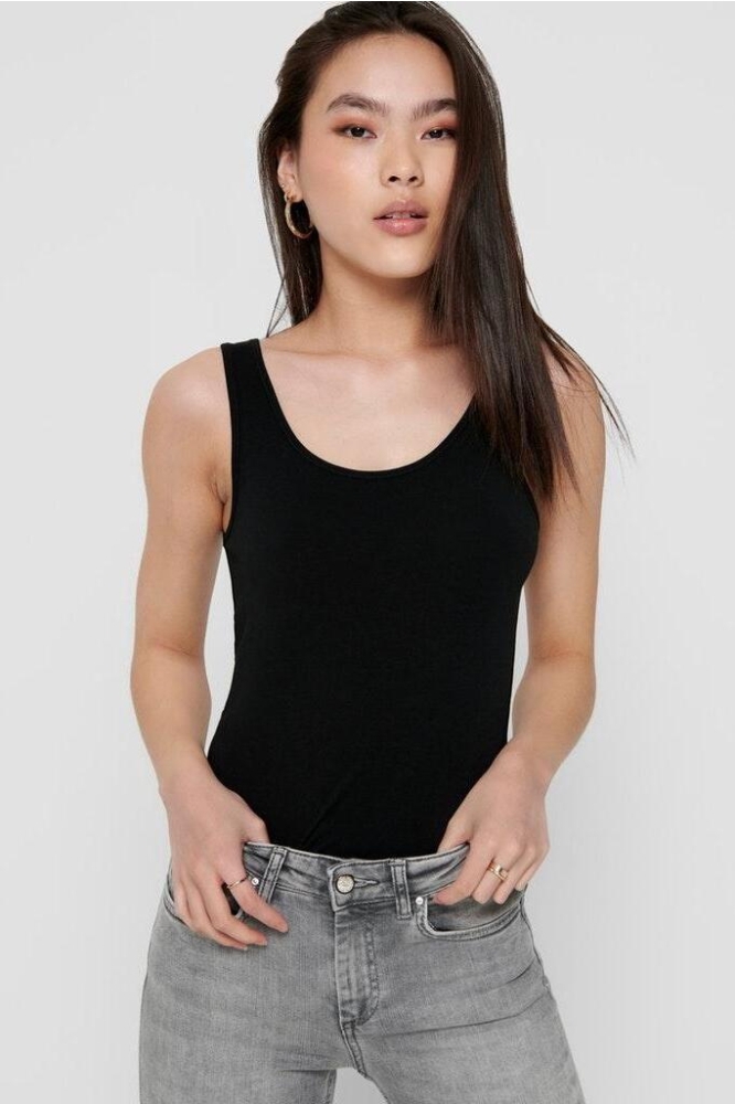 Only zwarte dames top | Model vooraanzicht