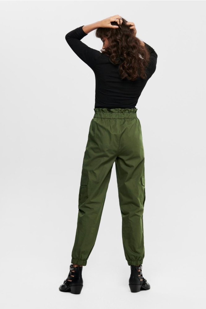 Only zwarte dames t-shirt | Model achteraanzicht