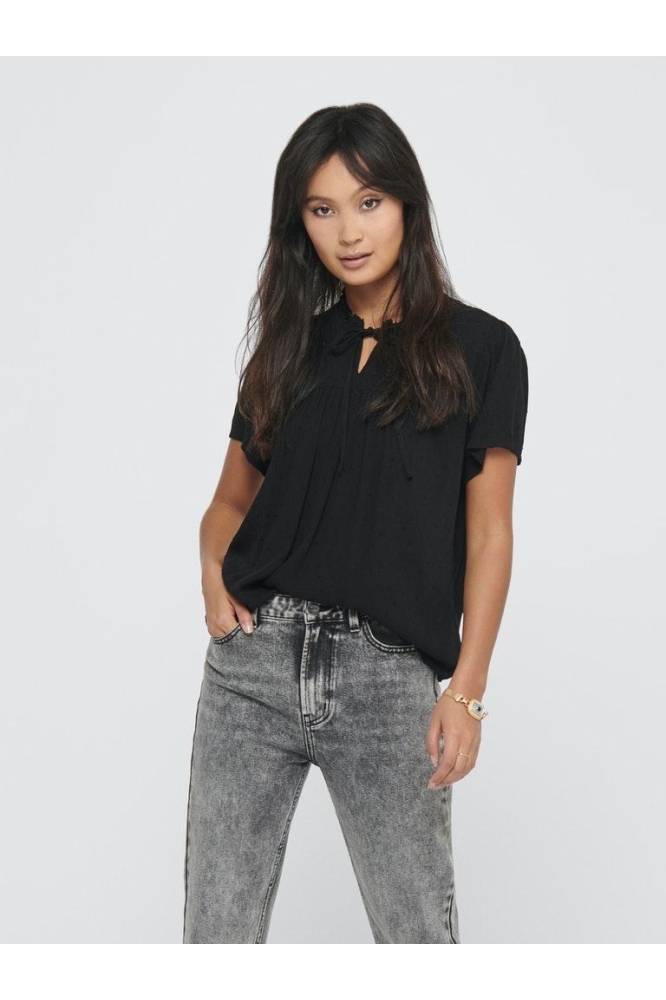 Jacqueline de Yong zwarte dames t-shirt | Model vooraanzicht