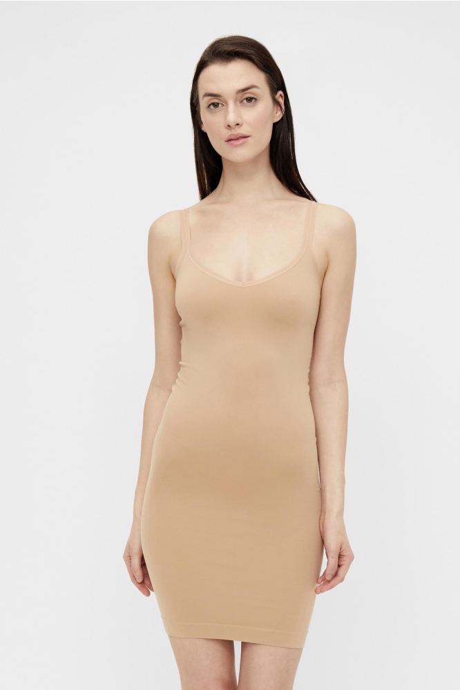 Pieces huidkleurige dames ondergoed | Model vooraanzicht