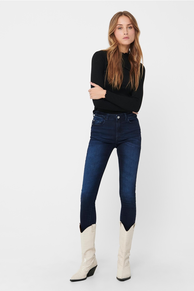 Jacqueline de Yong zwarte dames t-shirt | Model