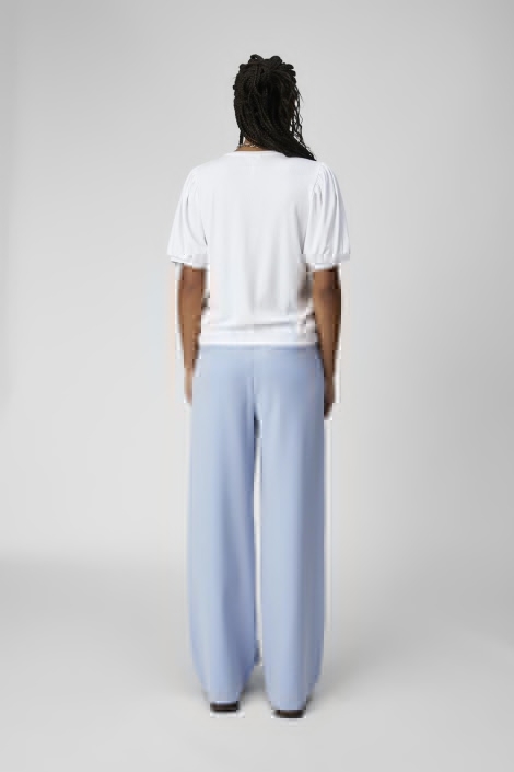 Object witte dames t-shirt | Model achteraanzicht