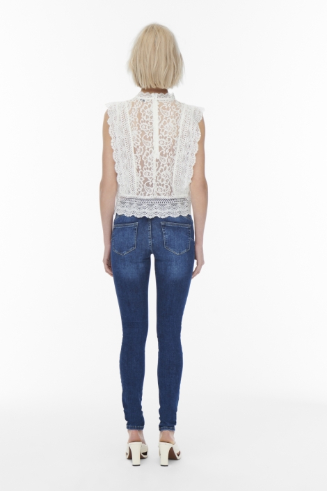 Only witte dames top | Model achteraanzicht