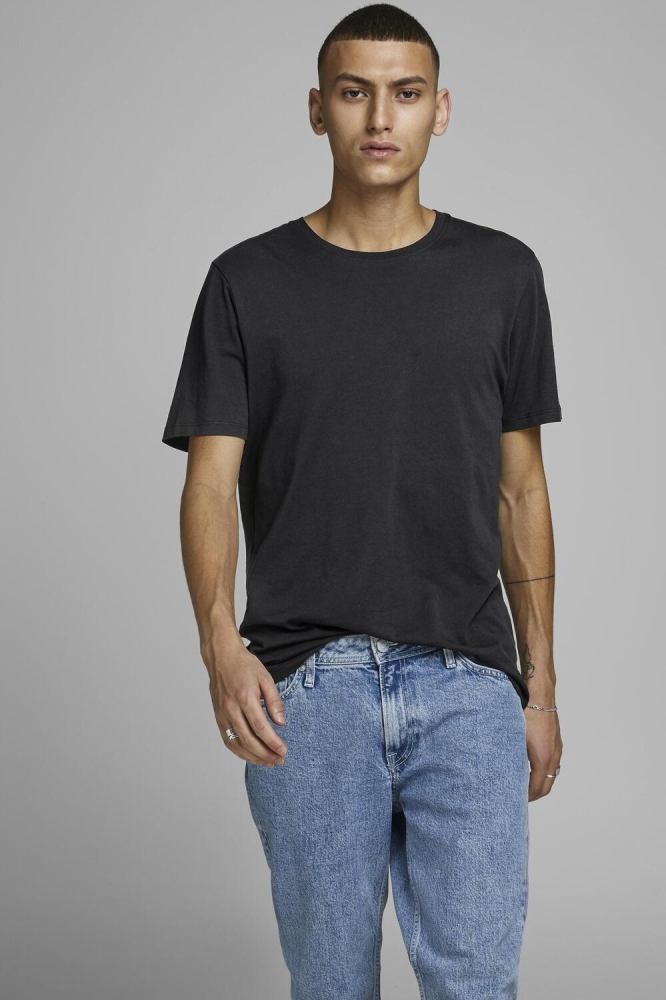 Jack & Jones zwarte heren t-shirt | Model vooraanzicht