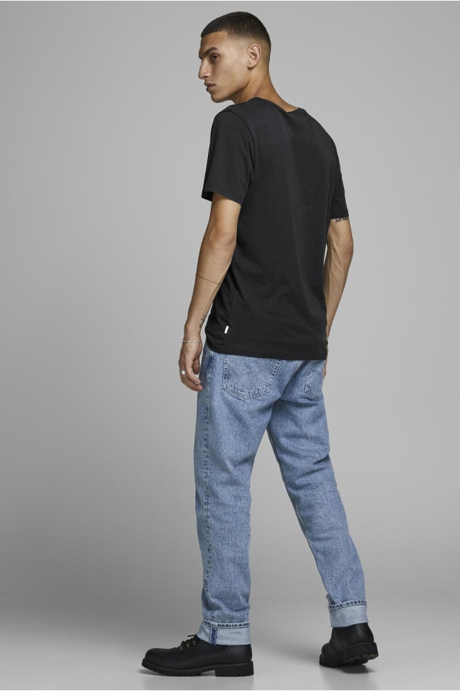 Jack & Jones zwarte heren t-shirt | Model