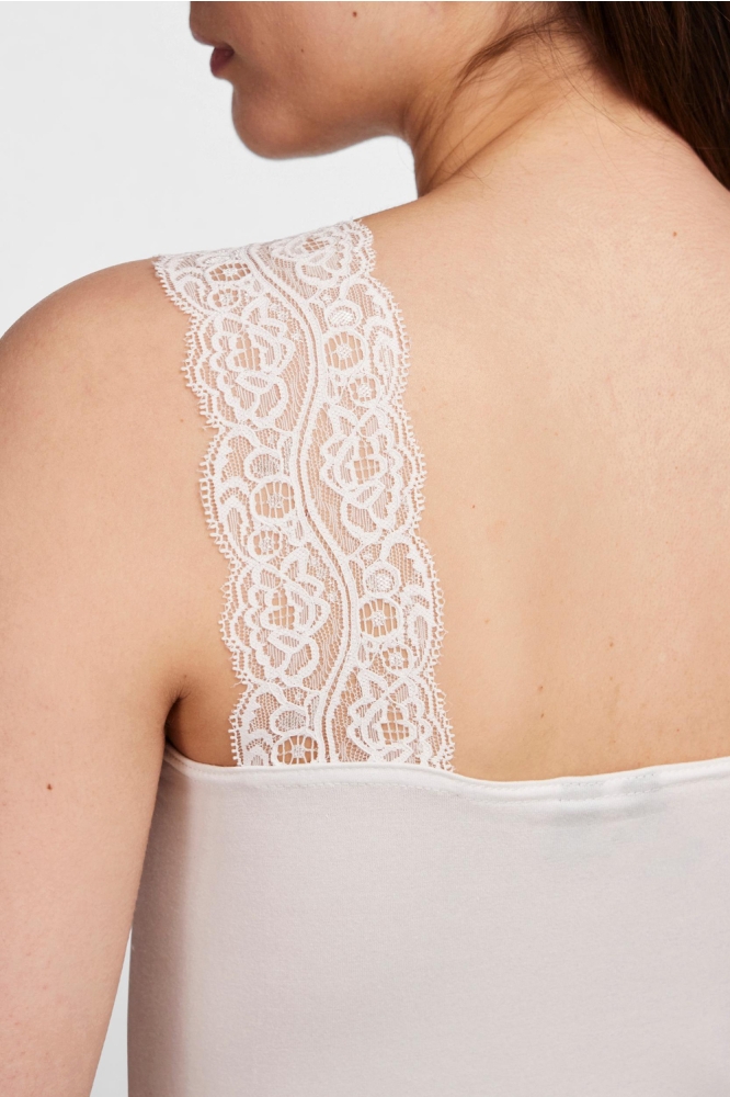 Pieces witte dames top | Close up