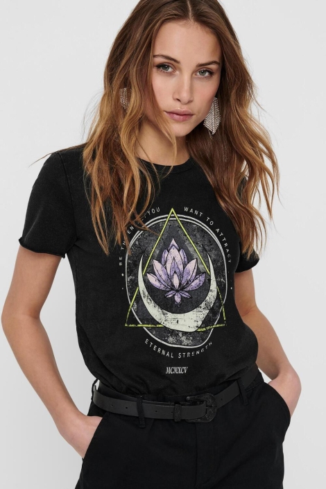 Only zwarte dames t-shirt | Model vooraanzicht