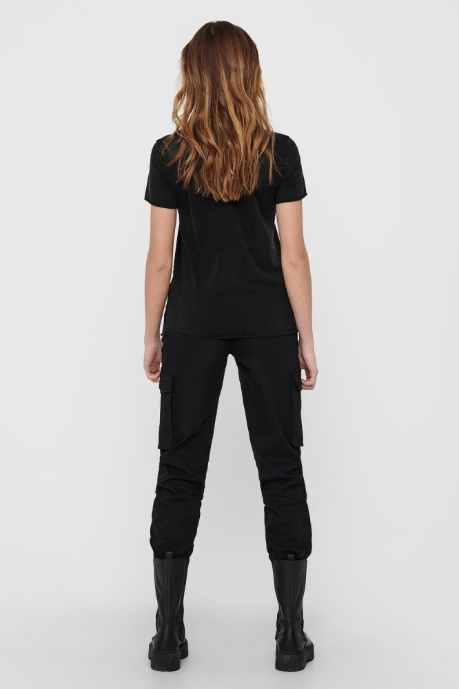 Only zwarte dames t-shirt | Model achteraanzicht