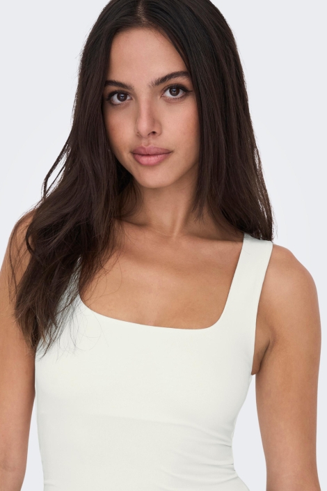 Only beige dames top | Close up