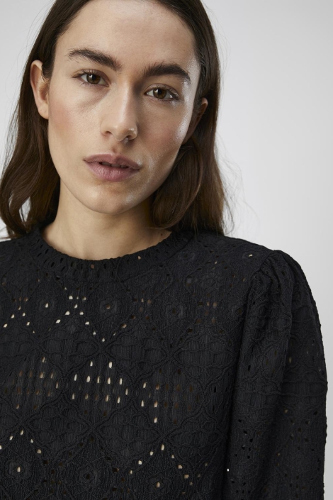 Object zwarte dames t-shirt | Model vooraanzicht