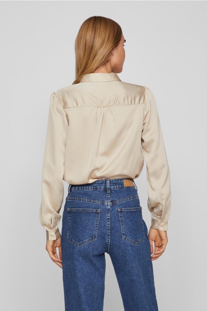 Vila beige dames blouse | Model achteraanzicht