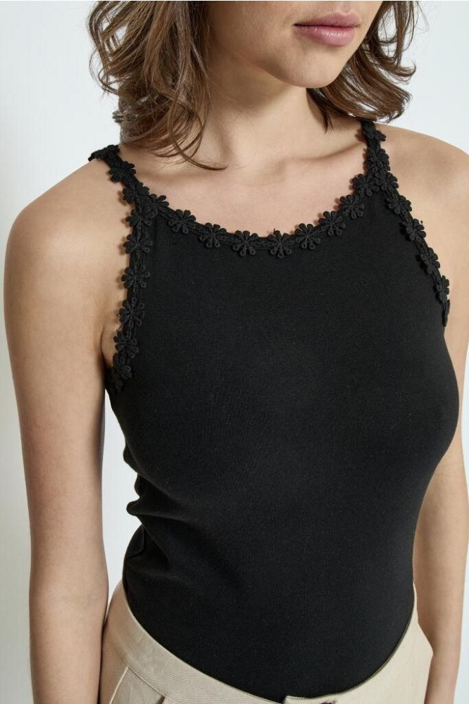 Peppercorn zwarte dames top | Close up