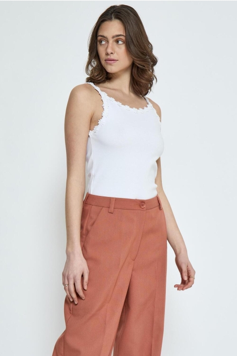 Peppercorn witte dames top | Model vooraanzicht