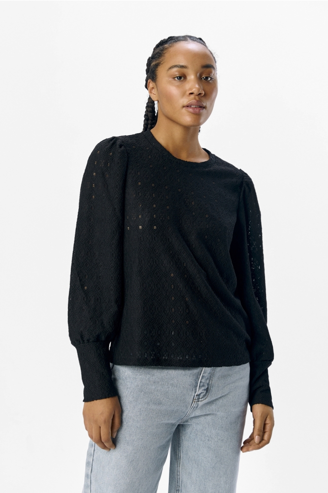 Object zwarte dames blouse | Model vooraanzicht