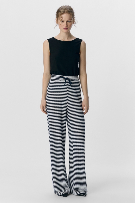 Object zwarte dames top | Model