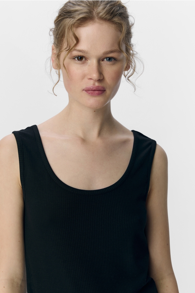 Object zwarte dames top | Close up