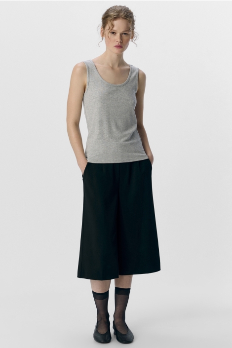 Object grijze dames top | Model