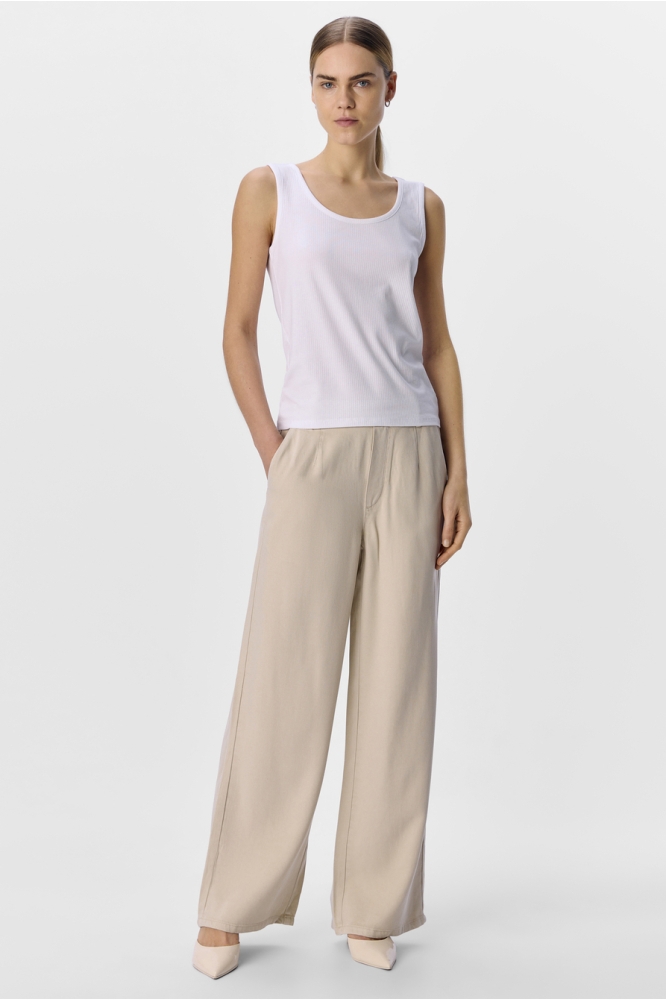 Object witte dames top | Model