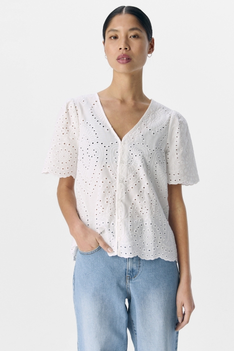 Object witte dames blouse | Model vooraanzicht